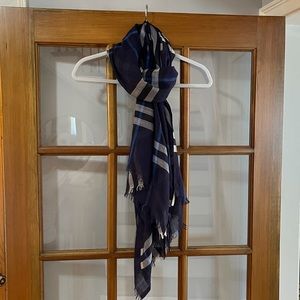 Burberry blue linen scarf wrap